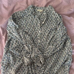 Max Studio Blue and White Floral Top